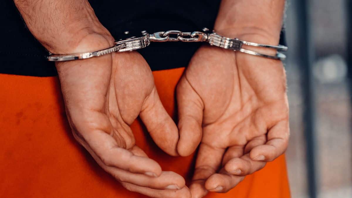 UP school headmaster accused of altering Rs 15,000 cheque to Rs 2.15 lakh, arrested (Representative Image: Pexels)