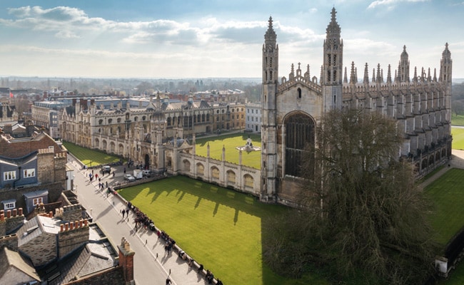 Study In UK : Application Process And Eligibility Requirement For Master  And PhD Programs