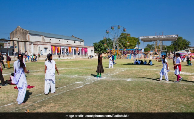 indian village school images