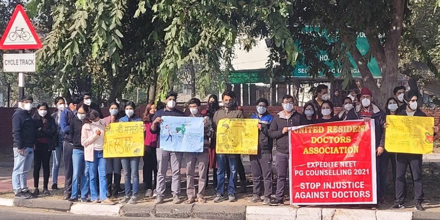 Resident doctors continue protest over delay in NEET PG Counselling dates (Source: Twitter, @GmchUrda)