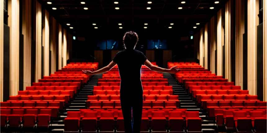 Looking To Become An Actor? Check Out These 15+ Courses Right Away!