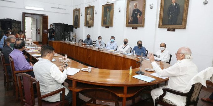 Kerala Governor Arif Mohammed Khan addressing a meeting regarding raising awareness against dowry in colleges (Source: Twitter)