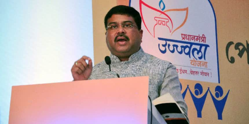 Education minister of India Dharmendra Pradhan (source: Wikimedia Commons)