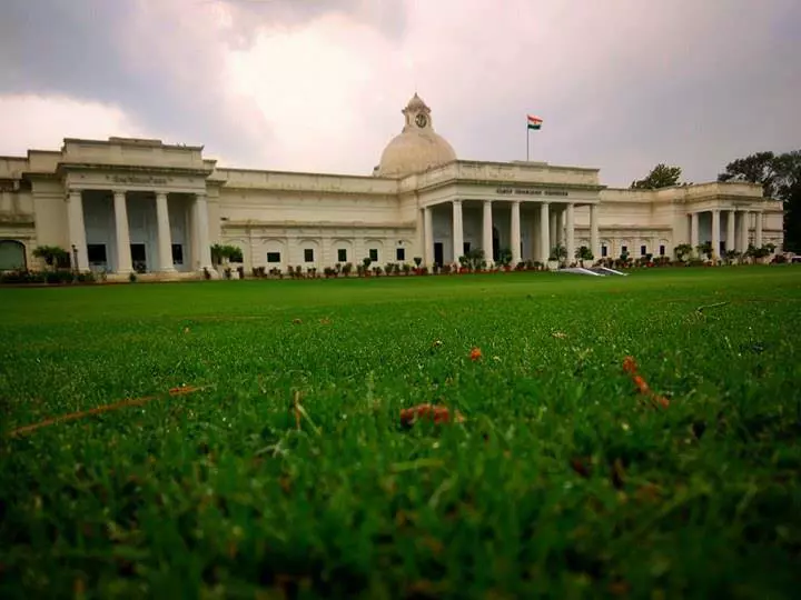 Hitachi and IIT Roorkee collaborate to develop sustainable energy ecosystem