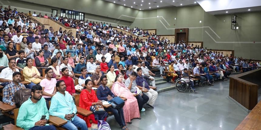 IIT Gandhinagar Work and Study MTech