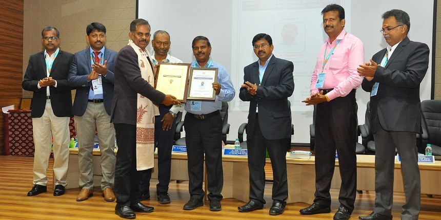Pondicherry University librarian M Vijayakumar gets National Best Librarian Award