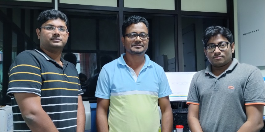 Sukhendu Mandal (in the middle) along with research scholars Sourav Biswas and Anish Kumar Das (Image; Official)