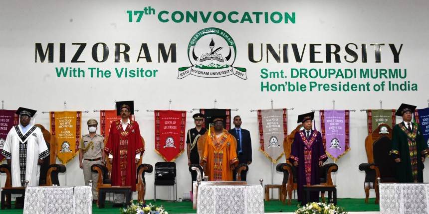 President Droupadi Murmu at Mizoram University 17th convocation (Image: Twitter/@rashtrapatibhvn)