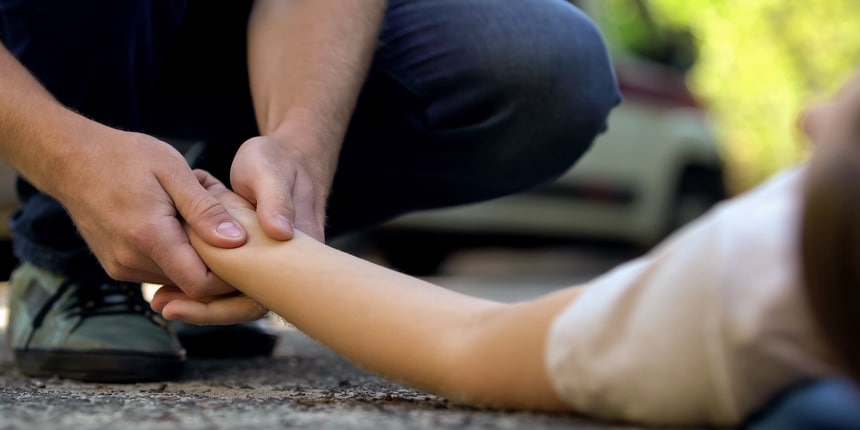 9-year-old-student dies after collapsing in school. (Picture: Shutterstock)