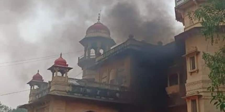 University of Allahabad: Vehicles torched, stone-pelted by protesters on campus. (Image: Twitter/@AtulMaurya0)