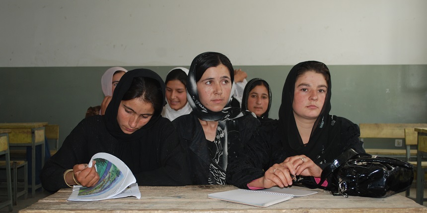 Afghanistan: Taliban allow high school graduation exams for Afghan girls