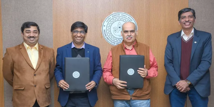 IIT Kanpur director, Abhay Karandikar and Ajay Dubey sign agreement. (Picture: Press Release)
