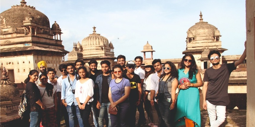 Students of World University of Design at the historic Dhubela town in Madhya Pradesh (image source: World University of Design)