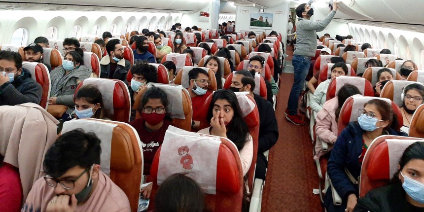 Indian students arrive at Delhi (Source: Twitter)