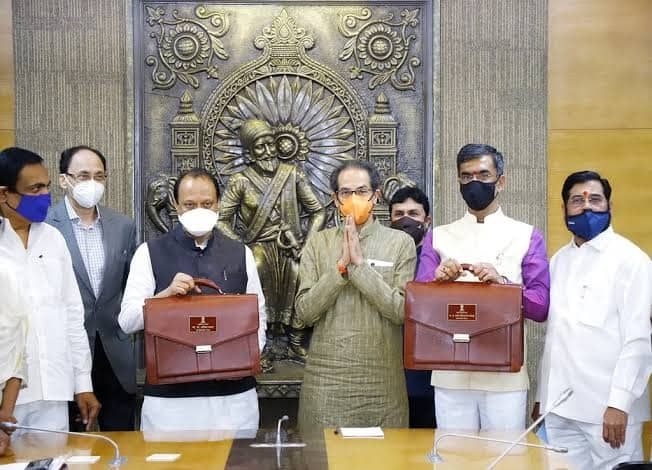 Finance Minister of Maharashtra Ajit Pawar entering Vidhan Sabha on Friday. (Source: Loksatta)