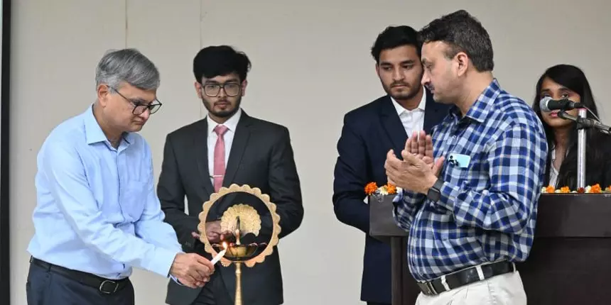 Chief guest for the fest, Ajit Kumar Chaturvedi, IIT Roorkee director, and Arjun Malhotra, co-founder of HCL technologies