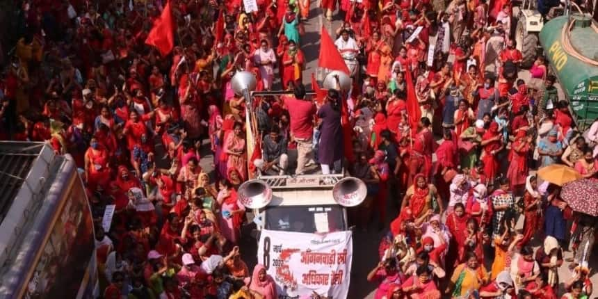 Anganwadi workers' protest on International Women's Day (source: Twitter/DSAWHU)