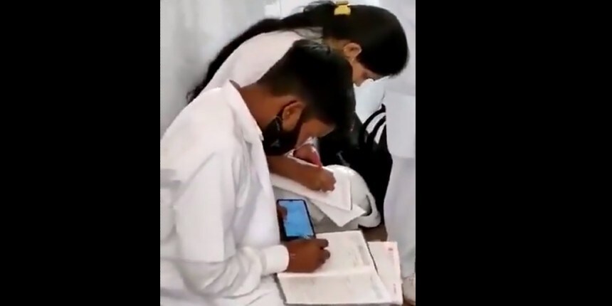 Video of alleged mass copying at nursing course exam in Morena (Source: Twitter/@ankur_patrakaar)