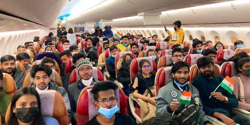 Students returning to India from war-torn Ukraine (Source: Twitter)