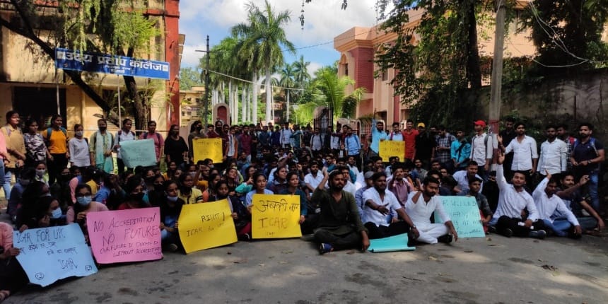 ICAR AIEEA PG: Students of Udai Pratap Autonomous College staging protest demanding the college administration gets ICAR accreditation