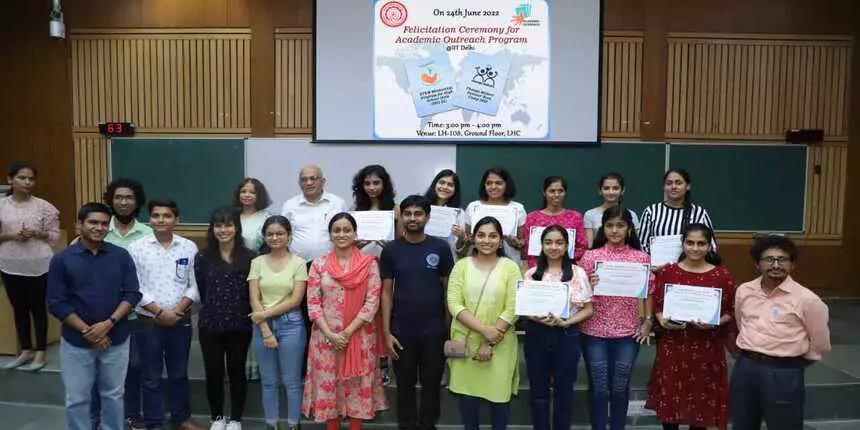 IIT Delhi: STEM mentorship programme students receives IITD certificates. (Image: IIT Delhi)