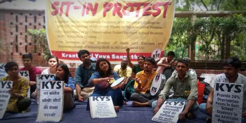 St. Stephen’s College Admission KYS sit in protest (Image: KYS)