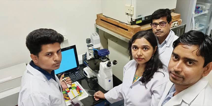 Engineeting students of Indian Institute of Technology, Roorkee working on healthcare technology (Image credit : IIT Roorkee)