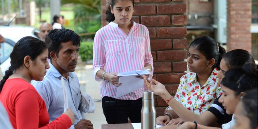 Jamia Millia Islamia students conduct study. (Source: University)