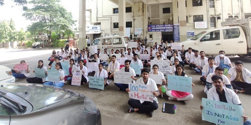 MBBS interns in Nagpur get Rs 100 stipend a day; 7-day protest put on hold in hope of solution