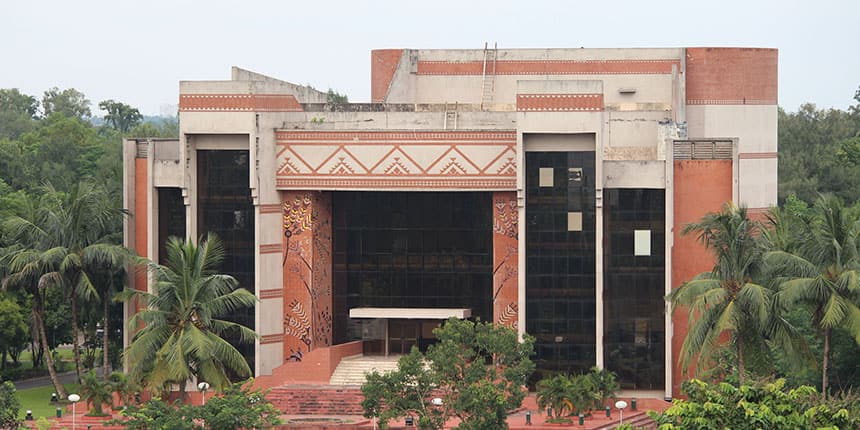 IIM Calcutta’s law programmes help build skills in business, corporate law