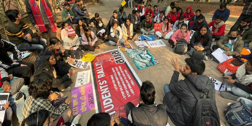 Delhi University students take out march demanding rollback of FYUP