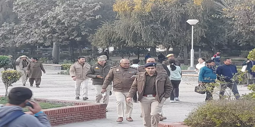 Delhi Police detained 24 students from DU (Image: Official Sources)