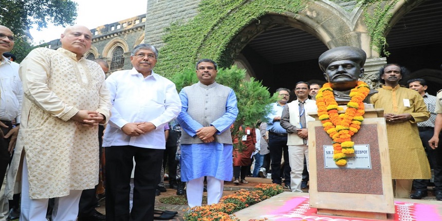 Maharashtra deputy CM Devender Fadnavis was also present with education minister Dharmendra Pradhan at JJ School of Arts. (Image: Official)