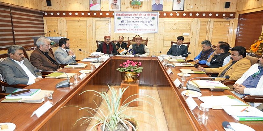 Himachal Pradesh Governor Shiv Pratap Shukla at 34th meeting of HPU court. (Image: Official)