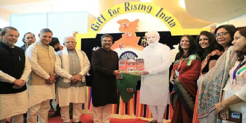 Dharmendra Pradhan and Manohar Lal Khattar visited the exhibition on PM Shri School programme and NEP 2020. (Image: PIB/Official)