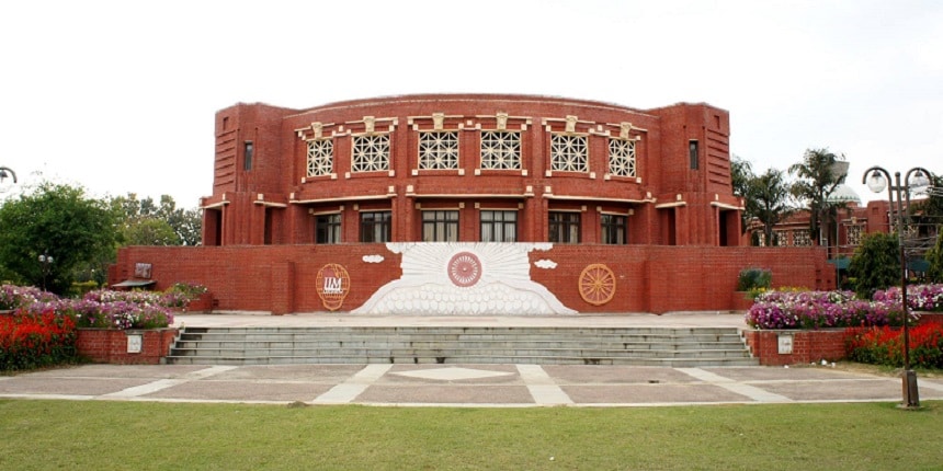 IIM Lucknow MBA admission process ongoing. (Image: Official website)