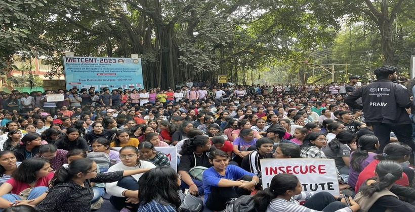 After a day-long protest by hundred of students, IIT BHU releases a statement of construction of a boundary wall and restriction of students on campus. (Image Source: Official Instagram BHU Buzz)