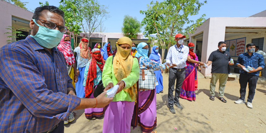 Anganwadi employees (image source: shutterstock)