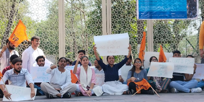 Students protest outside Jamia Millia Islamia, demand CUET for admission