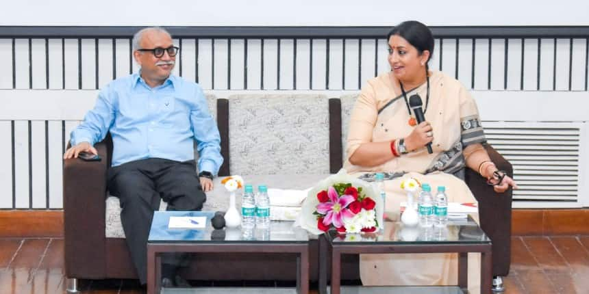 Smriti Irani taking class for MBA students at IIM Udaipur (Image: Official)