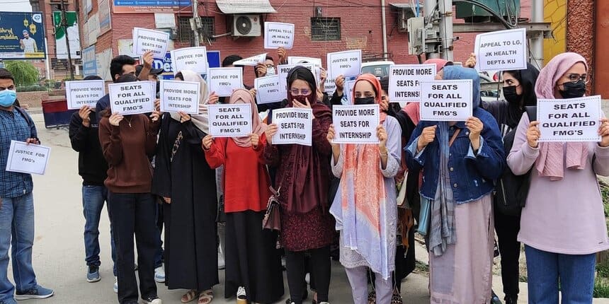 FMGs hold protest to urges NMC to increase seats for mandatory internship seats. (Picture: Twitter/FAIMA_INDIA_)