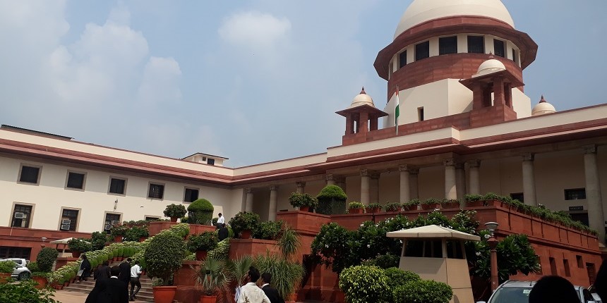 Supreme Court asks state bar councils not to charge over Rs 600 for advocate enrolment (Image Source: Wikimedia Commons)