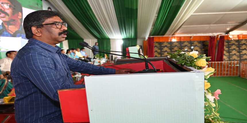 Jharkhand CM Hemant Soren gave speech at inauguration of 80 schools of excellence (Image Source: Official Twitter Jharkhand CMO)