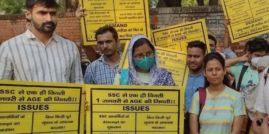 SSC CGL 2023: Aspirants continue to protest over the age limit issue in Delhi. (Image: Twitter/@ThePradeepRawat)