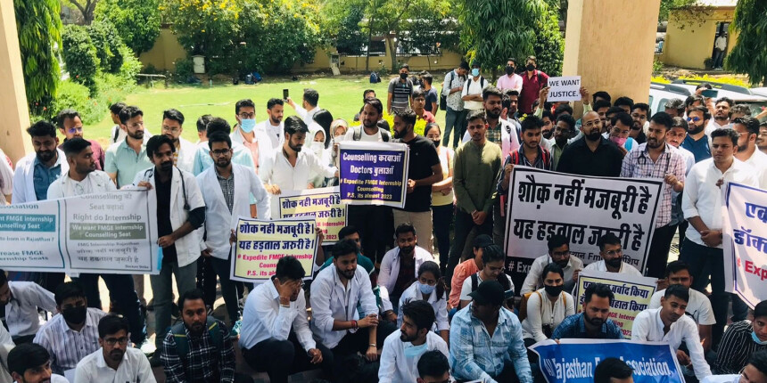 Foreign medical students protest in Rajasthan over limited internship seats (Representative Image: Twitter/@JandKMedicalAss)