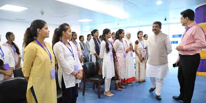 Dharmendra Pradhan at DU valedictory ceremony (Image Source: Official Twitter Account)