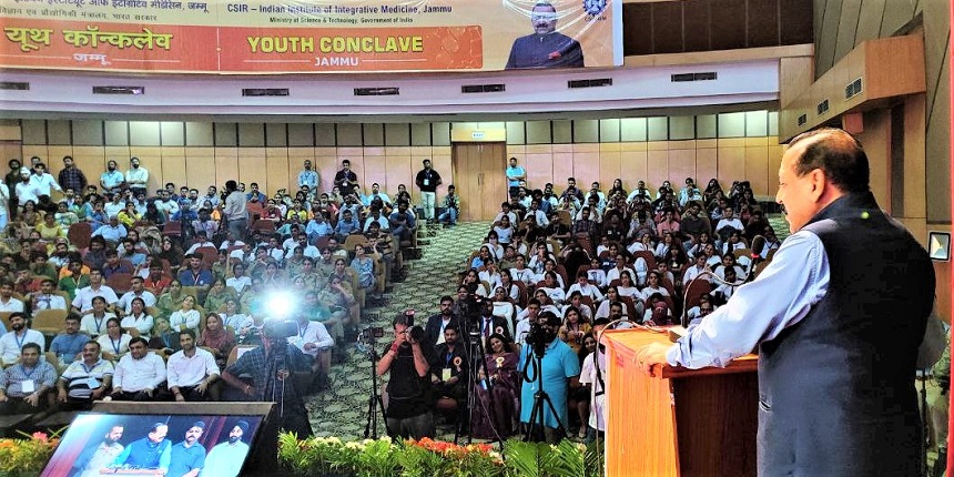 Jitendra Singh addressing ‘Youth Conclave’ organised by Council Of Scientific And Industrial Research–Indian Institute Of Integrative Medicine. (Image: X/@PIB_India)IB