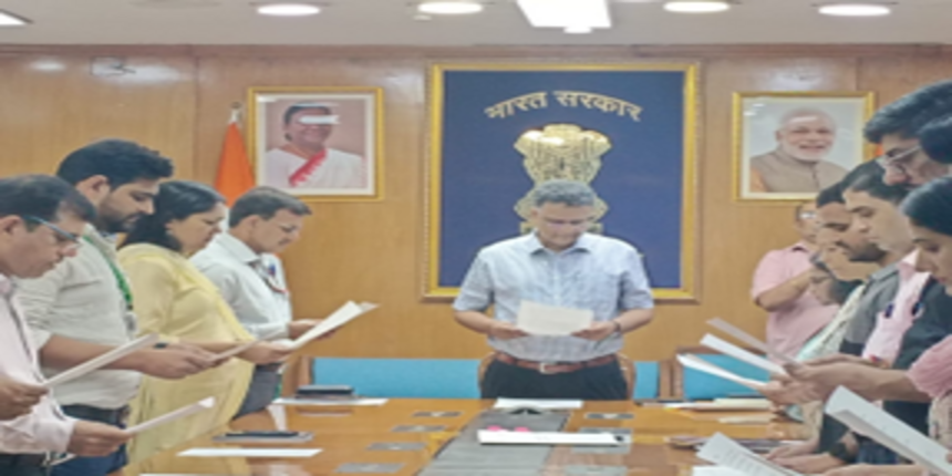 Ministry of Education: Swachchta pledge administered in higher education department
