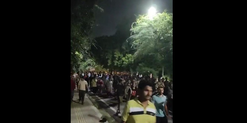 JNU students protest against water crisis in hostels; JNUSU alleges VC refused meeting