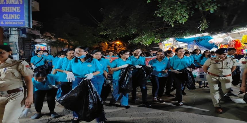 The sanitation drive witnessed the active participation from 200 female students. (Credit: IIM Rohtak)